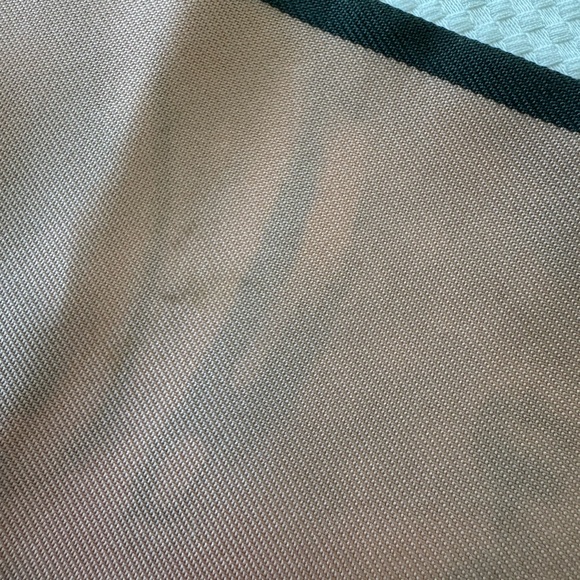 Louis Vuitton, 100% authentic, silk bandeau - Picture 10 of 11